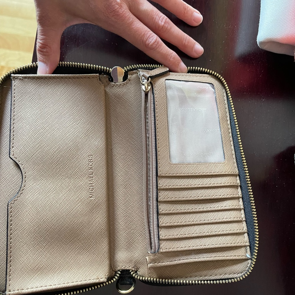 Wallet - Picture 4 of 5